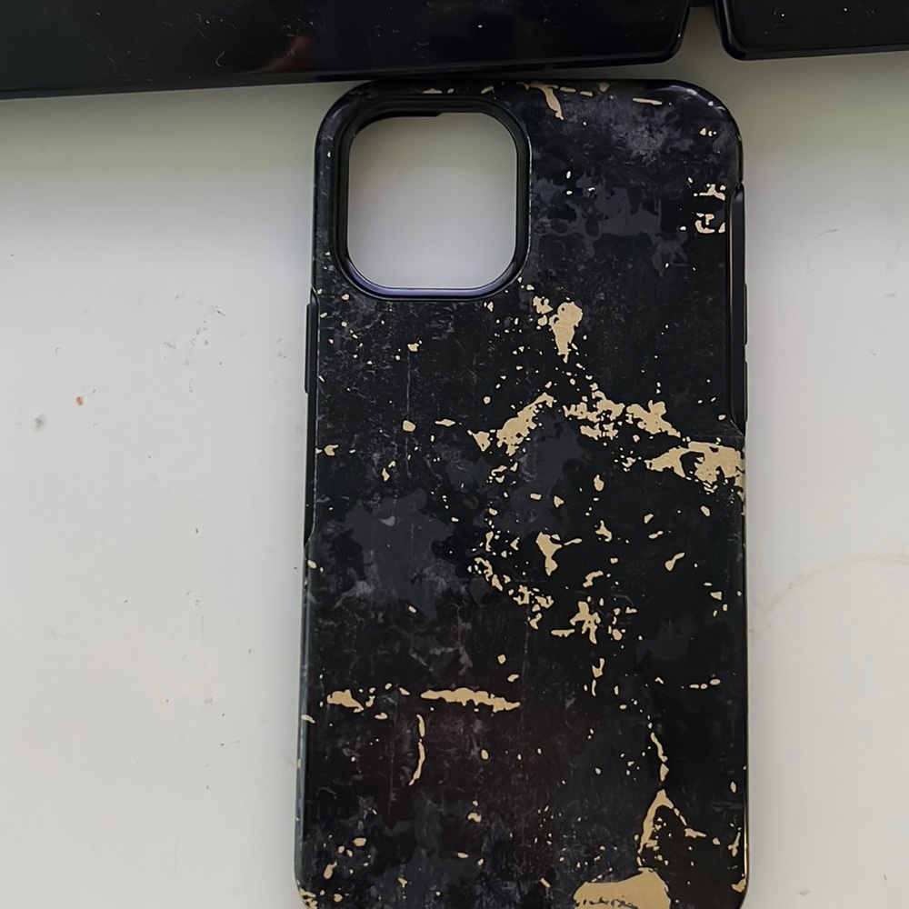 otter box case iphone 12 pro